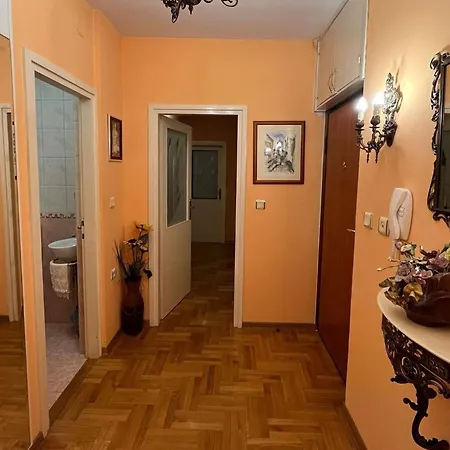 Apartment With Parking Space - 24725 Split