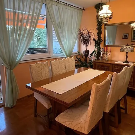 Apartman With Parking Space - 24725 *