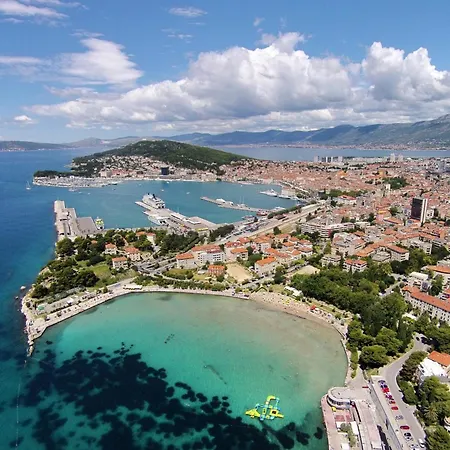 With Parking Space - 24725 Apartman