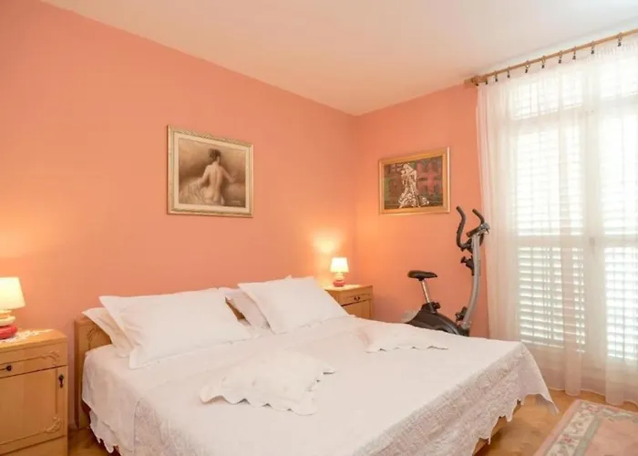 Apartman With Parking Space - 24725 *